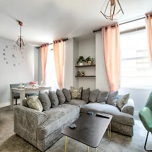 https://guestready-stylish-2br-home-in-edinburgh-oldtown.edinburghhotelsuk.org