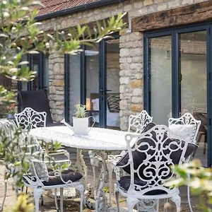  Apartment Beautiful One-bed Countryside Retreat In